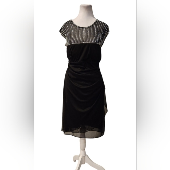 Gorgeous Black Dress with Diamond Rhinestond Detail - Picture 3 of 5
